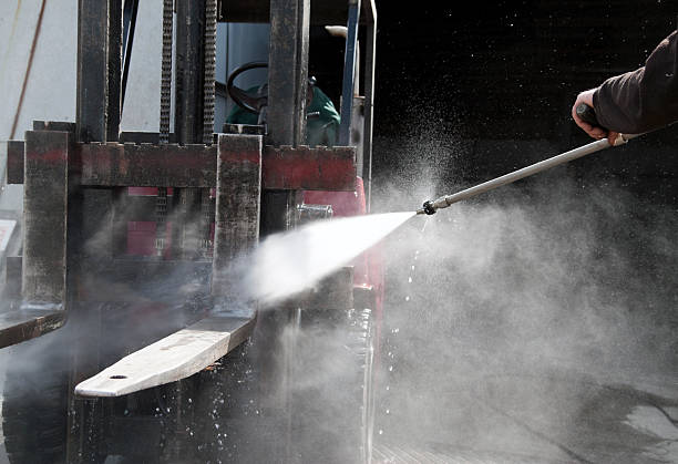 Best Commercial Building Pressure Washing  in Riverton, IL
